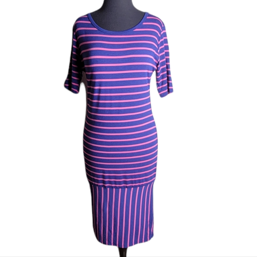 Lularoe julia scoop neck bkue pink stripe form fitted dress size medium